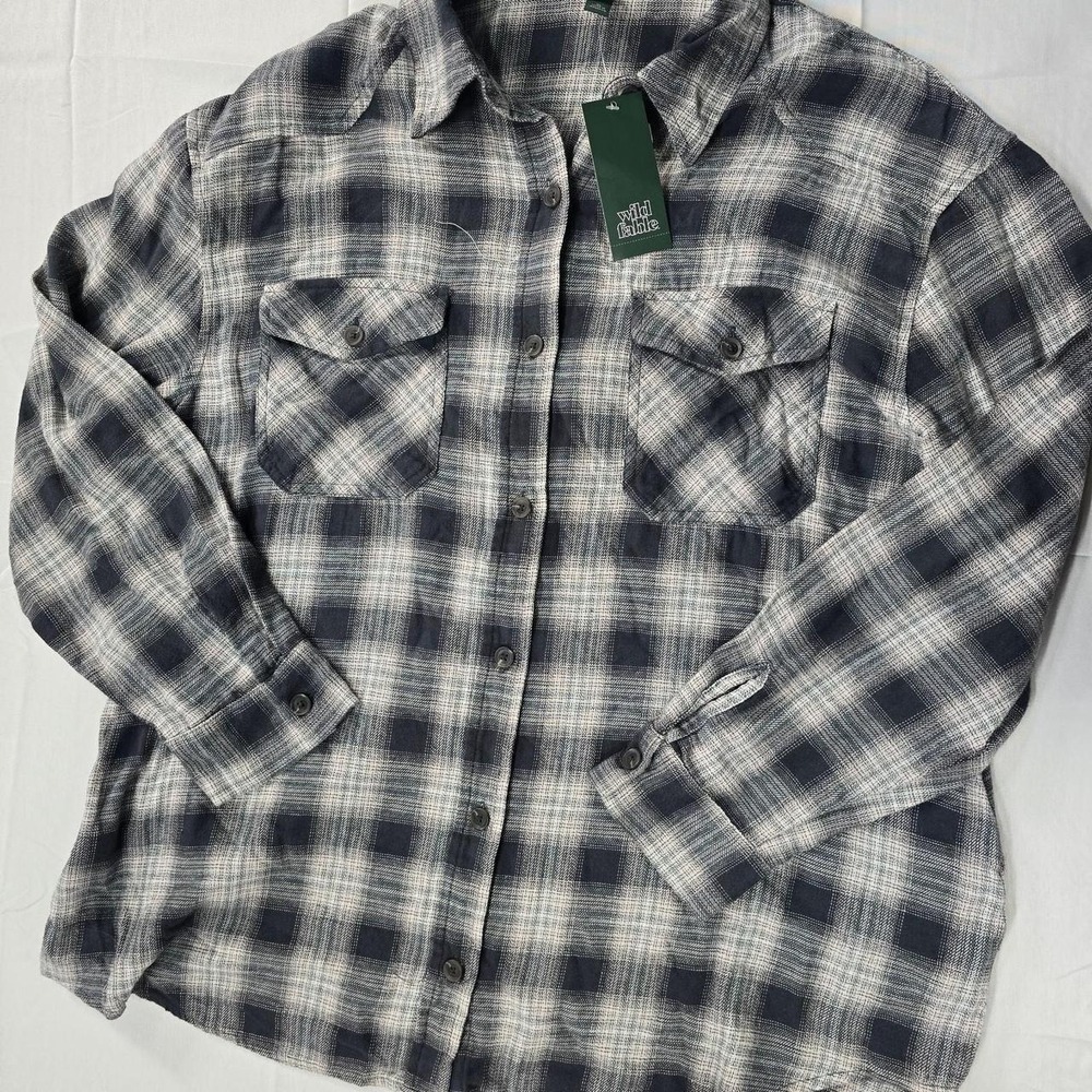 Wild Fable women's white & gray plaid button-up shirt